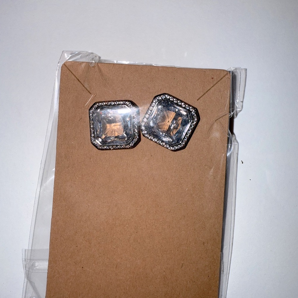 Diamonds studs